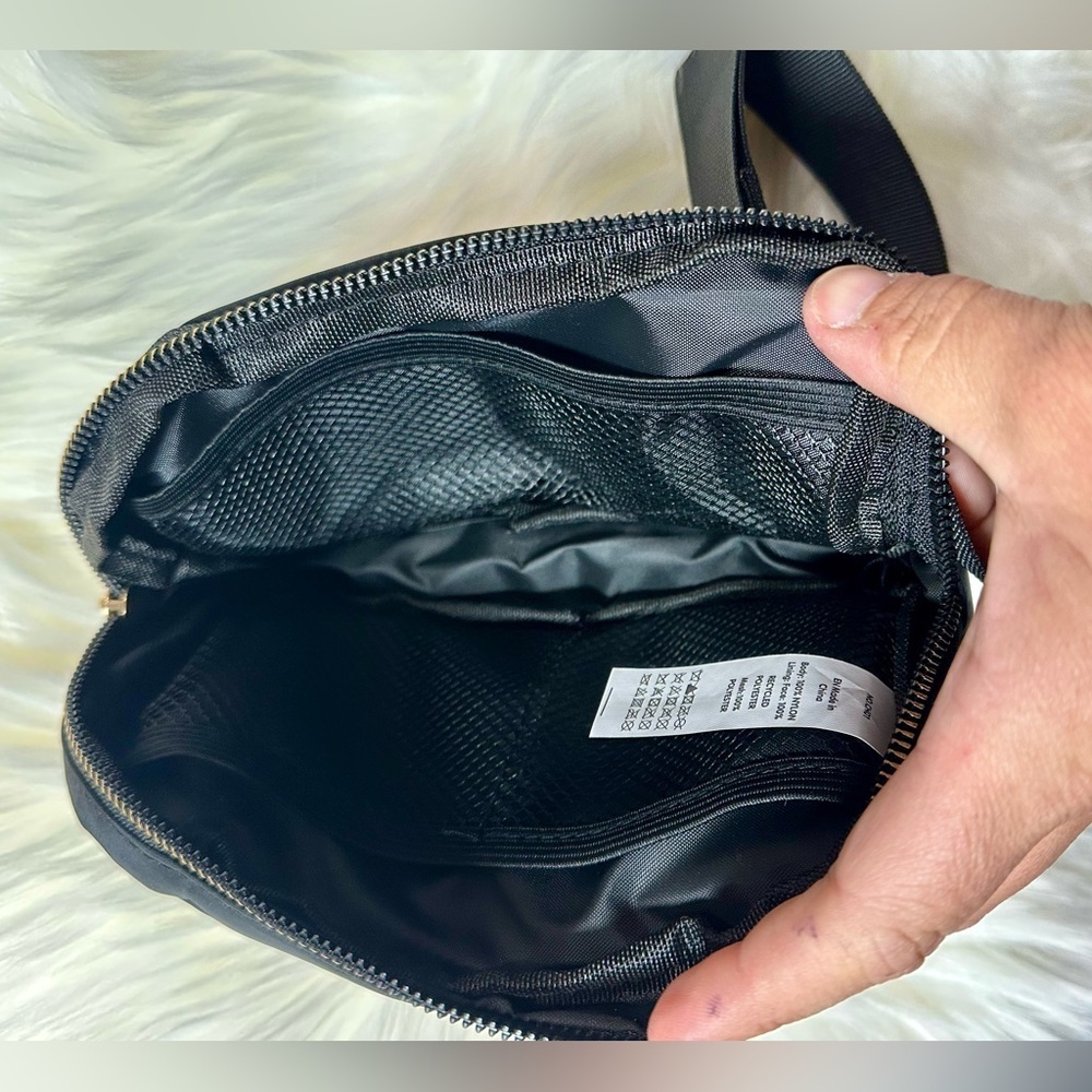 Elegant Black Mini Bag - Picture 3 of 6